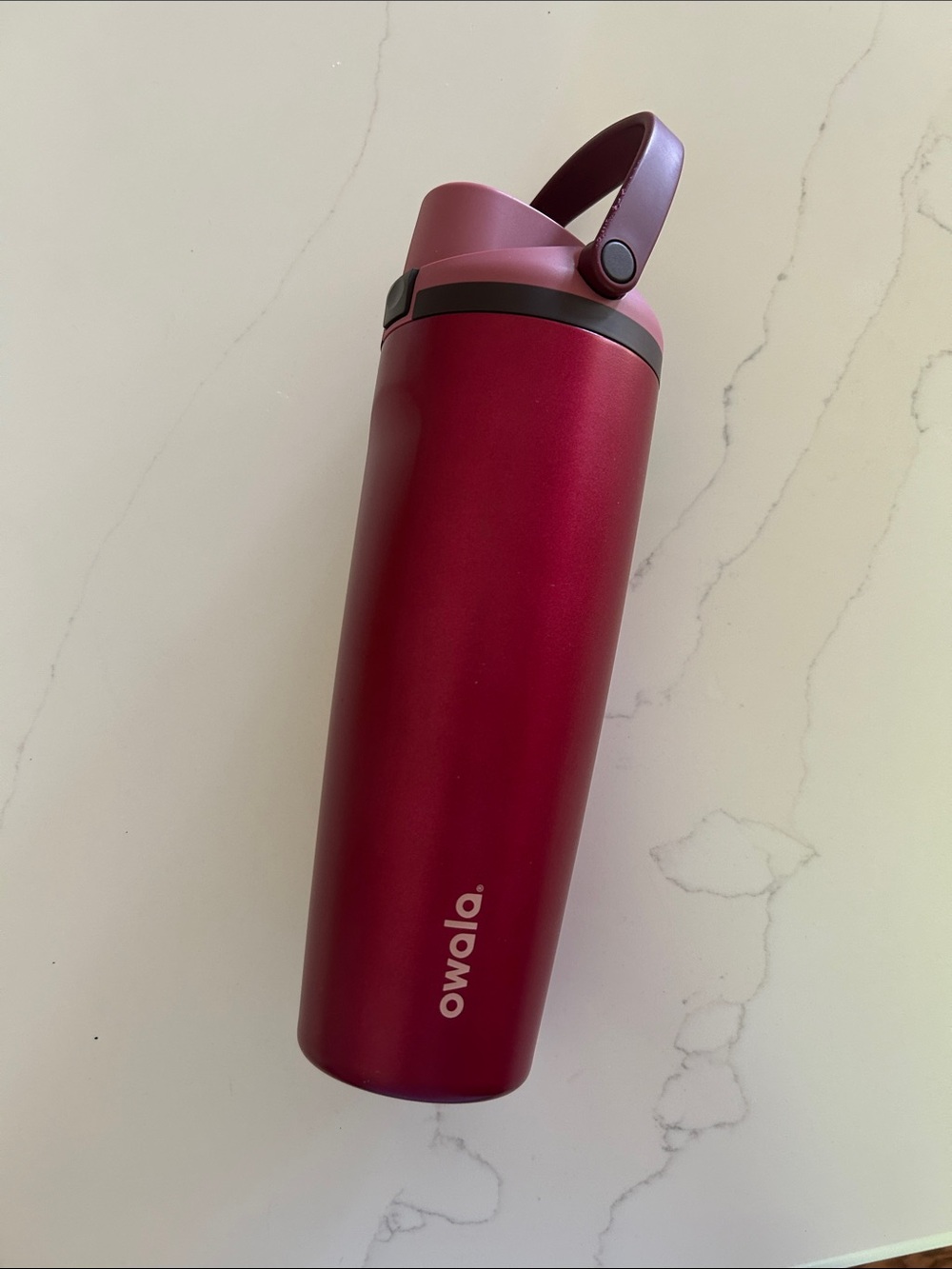 Owala Insulated Water Bottle - Berry red